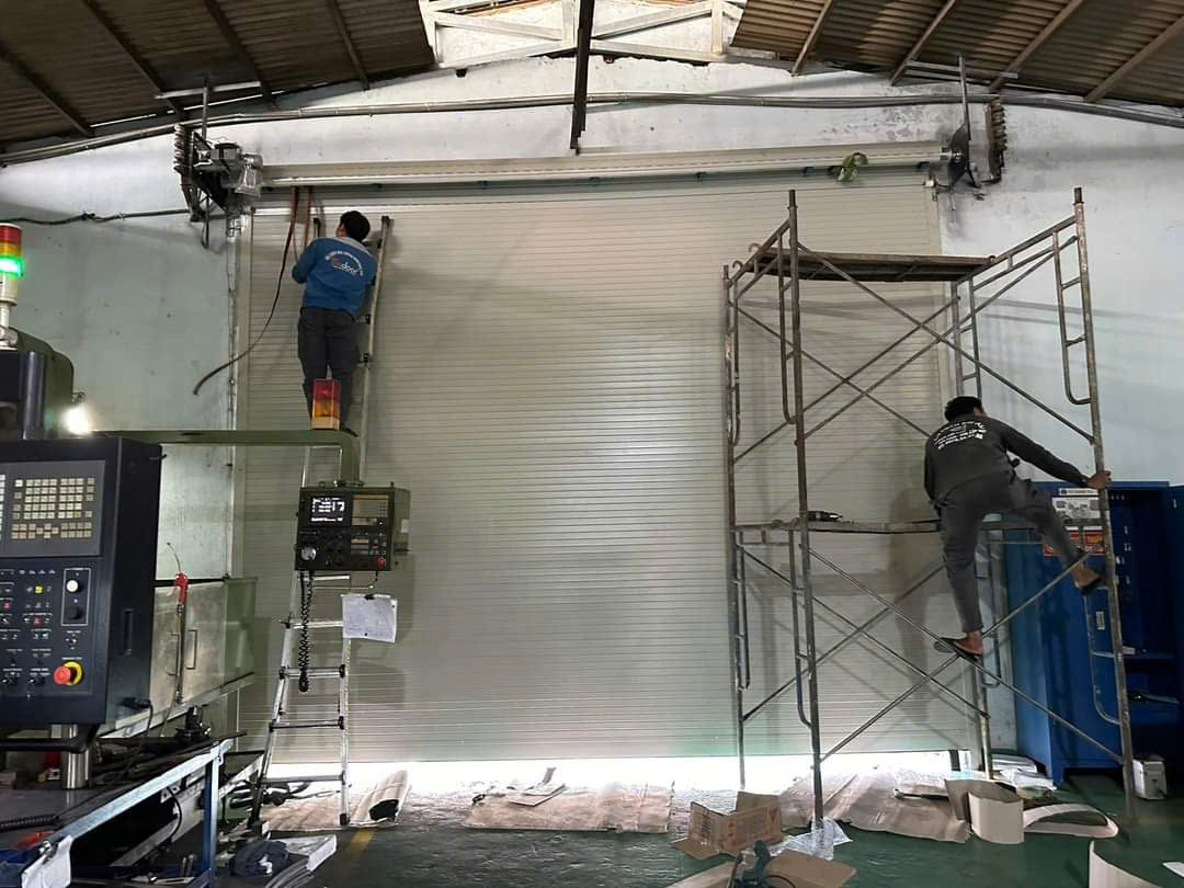 Cửa Cuốn Hóc Môn Lắp Đặt, Sửa Chữa Nhanh Gọn, Giá Tốt & Uy Tín 24/7